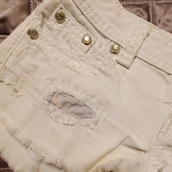 White Miss Me shorts size 24 - Picture 4 of 4